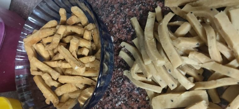 निमकी गेहूं  के आटे का / Aata Nimki