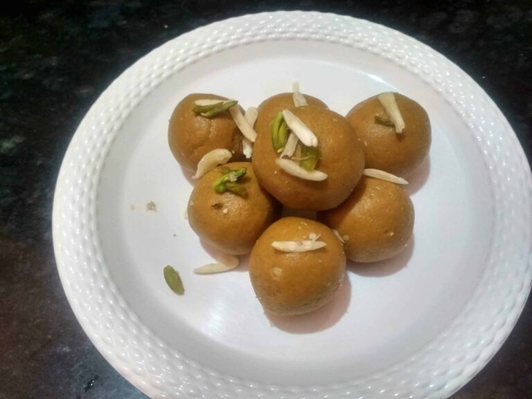 बेसन के लड्डू