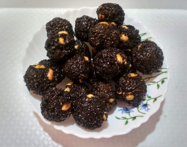 काला  तील के लड्डू / Kala til ka ladoo