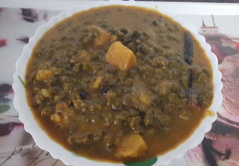 आलू और हरे चने की सब्जी / Aloo hare chane ki sabji