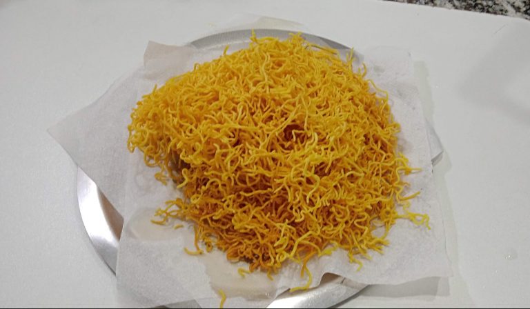 बेसन सेव / Besan ke Sev / Sev